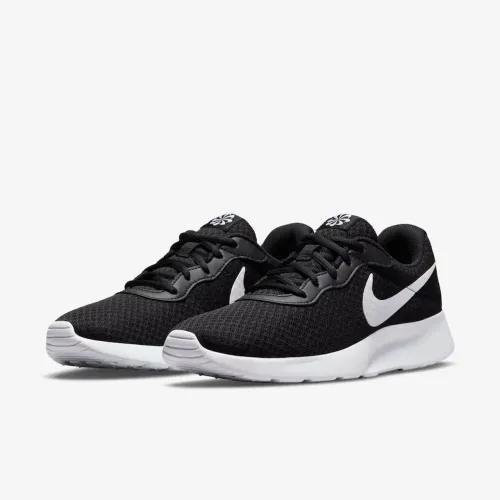 Tênis Nike tanjun 