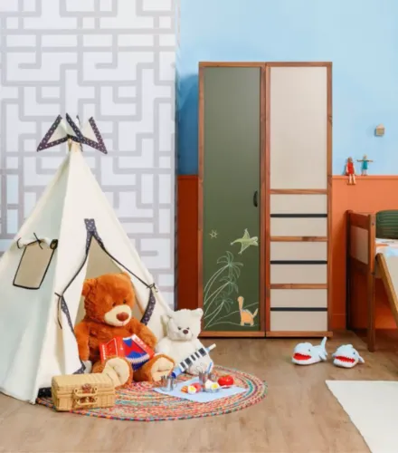 Guarda Roupa Infantil Tok&Stok Garatuja com lousa e porta livros - EXCELENTE ESTADO