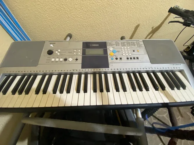 Orgão Musical Yamaha psr E323