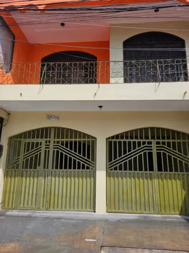 Casa na Alcindo Cacela para aluguel com 187 metros quadrados com 4 quartos em Cremação - B