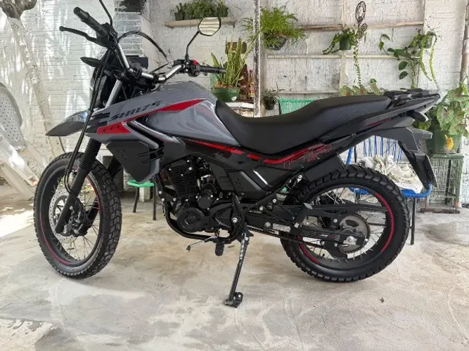 Shineray SHI 175 EFI 2025 ? 1.511 km, único dono, impecável