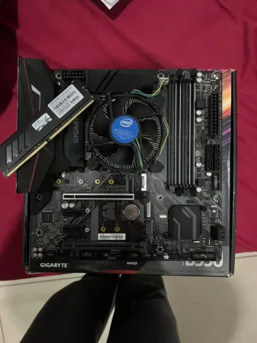 Kit Gamer i5-9400F + Z390 Gigabyte + 32GB RAM DDR4 3200MHZ