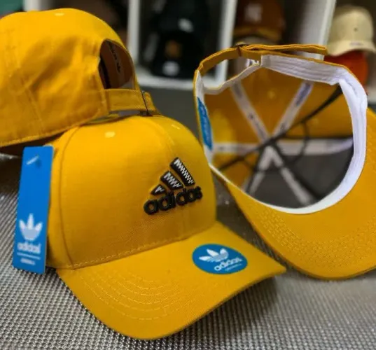 BONÉ ADIDAS MOSTARDA NOVO 