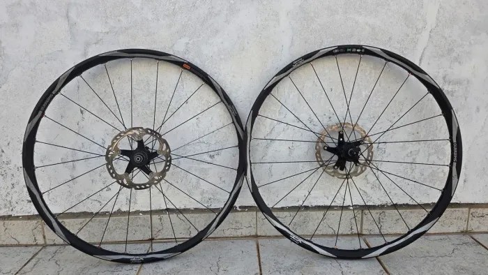 Rodas Shimano XT aro 26
