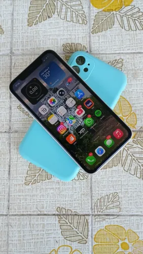 IPHONE 11 64GB 74% de bateria
