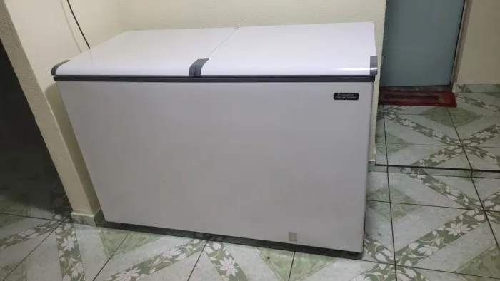 Freezer semi novo 2024