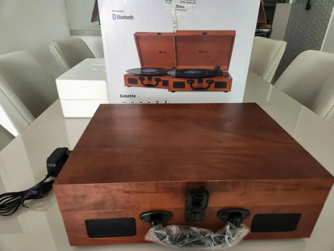 Vitrola Raveo com USB e Bluetooth, Sonetto Wood, 10W, marrom