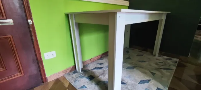 Mesa de 4 lugares branca