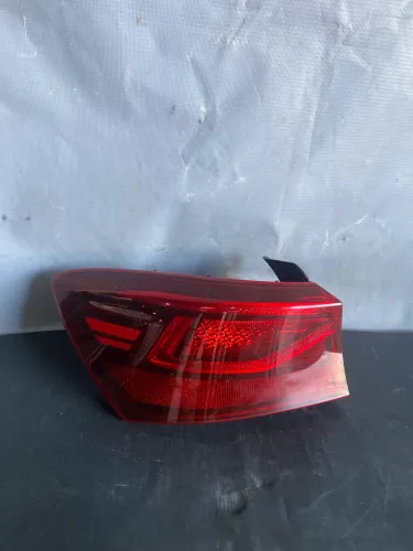 Lanterna Kia Cerato 20/22 lado esquerdo original 