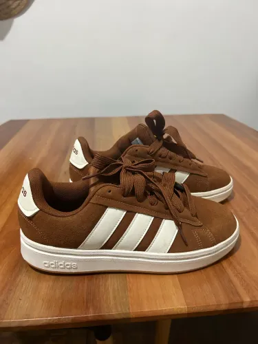 Tênis Adidas 36