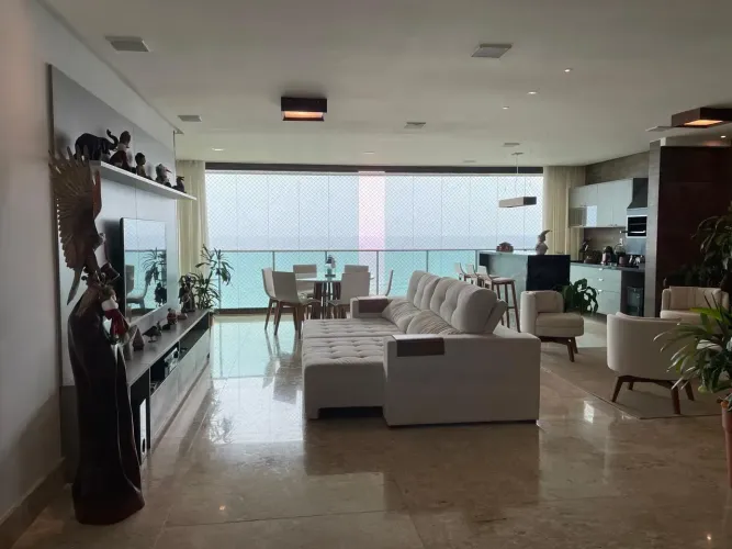 Apartamento mobiliado e decorado em Jaguaribe de 4 quartos com 4 garagens e 250,00 m², Sal