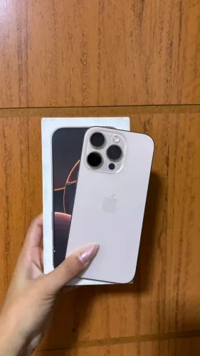 iPhone 16 Pro 128GB Titanium Desert