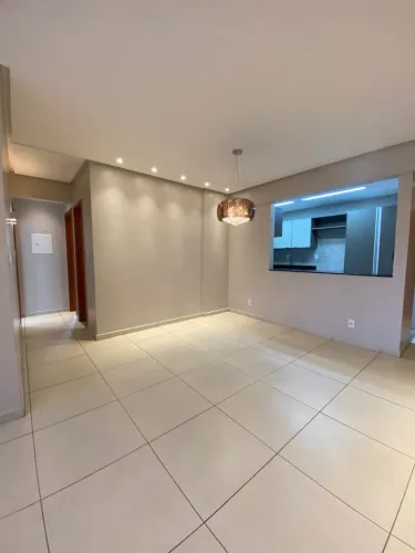 ALUGA-SE APARTAMENTO - EXCELENTE LOCALIZAÇÃO