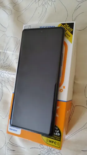 Celular spark 20 pro novo