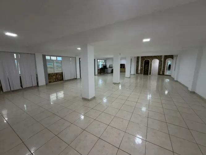 Imóvel para aluguel possui 350 metros quadrados em Jardim Camburi - Vitória - ES