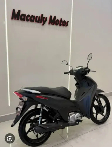 Honda biz es 2027 Zero km.. com direito a escolher a cor , branca ou preta