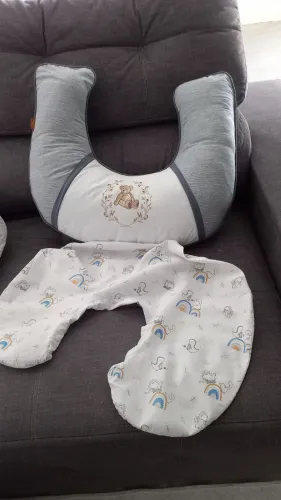 Vendo almofada de amamentacao batistela
