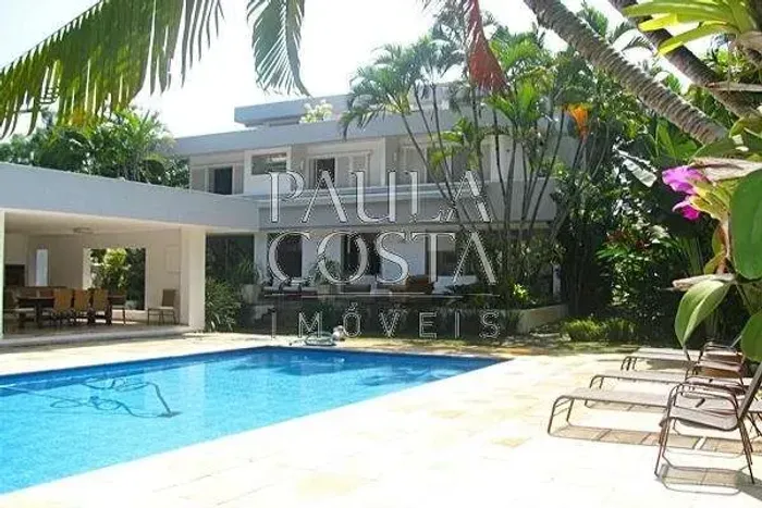 Barra da Tijuca | Casa de Condomínio 6 quartos, sendo 6 suites