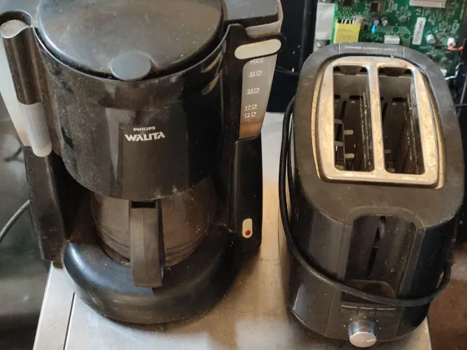 Forno elétrico e wifrei e sanduicheira e cafeteira a venda