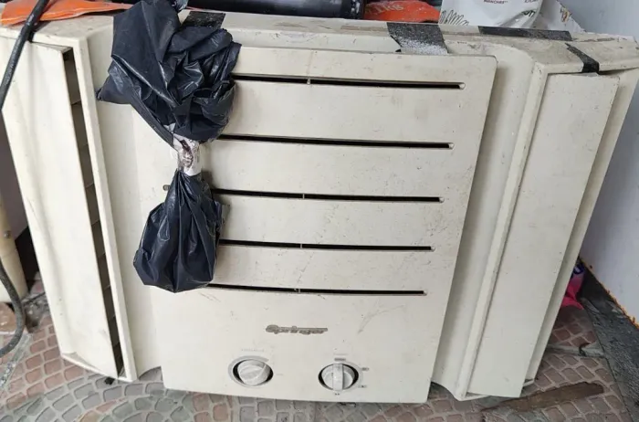 Ar condicionado Springer 7.500 BTUs.está gelando mas depois para.vou vender como defeito