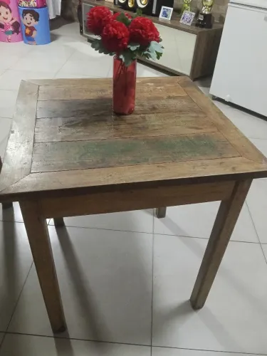 Mesa Quadrada de Demolição