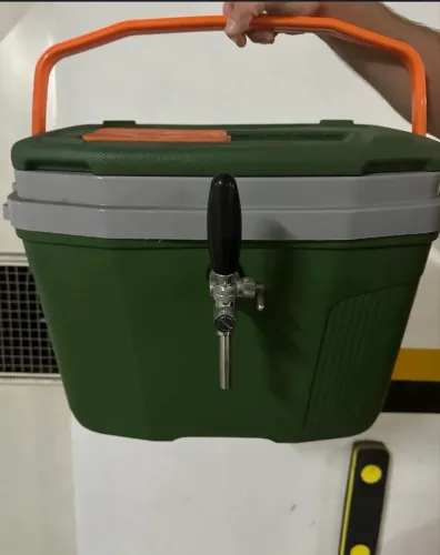 Caixa térmica / chopeira para barril de Heineken 