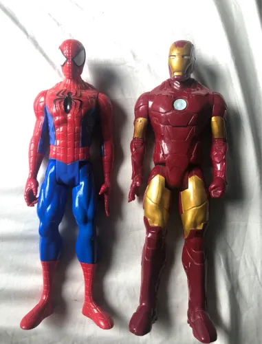 Bonecos Homem-Aranha Homem de ferro Marvel Titan Hero 30cm
