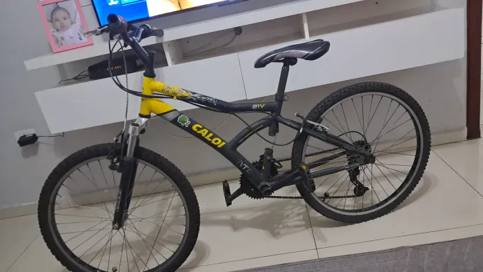 Bicicleta infantil Aro 24 bem conservada só pegar e andar