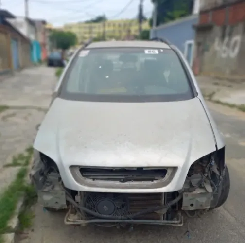 Sucata de Zafira