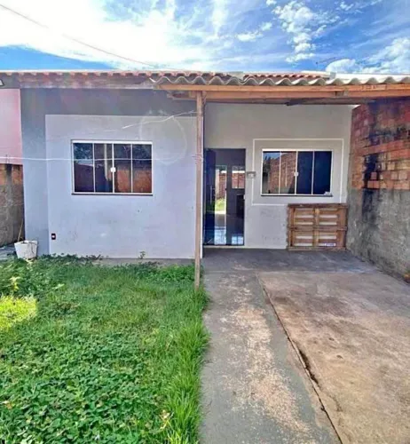 CASA A VENDA NO DISTRITO F