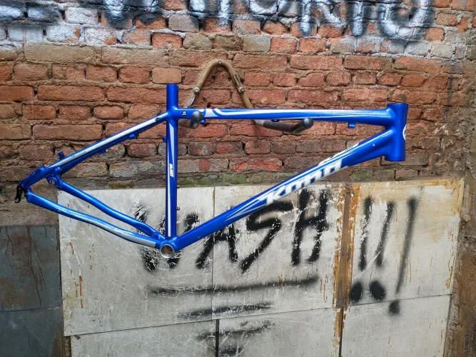Quadro Kona blast aro 26