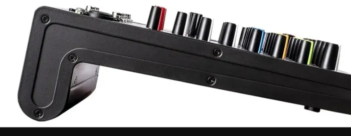 Mesa de Som AMW MX4 v2 Bluetooth 4 Canais 16 Efeitos USB Phantom Power