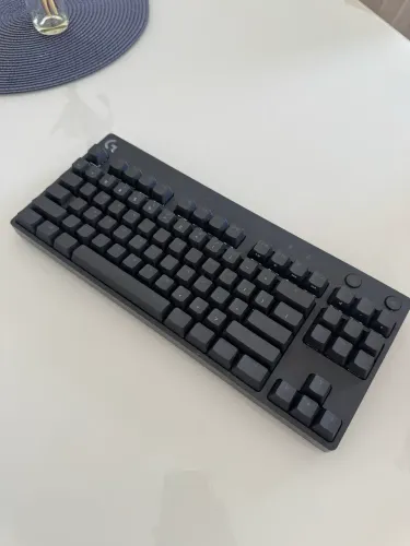 Teclado Mecânico Gamer Logitech G PRO com Layout US