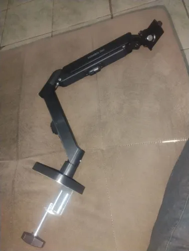 Suporte articulado monitor