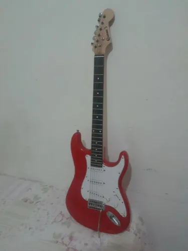 Guitarra Queen's + Amplificador Meteoro MG-10 + Capa + Cabo