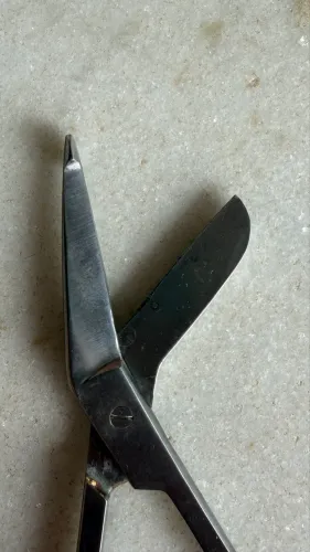 Tesoura ortopédica