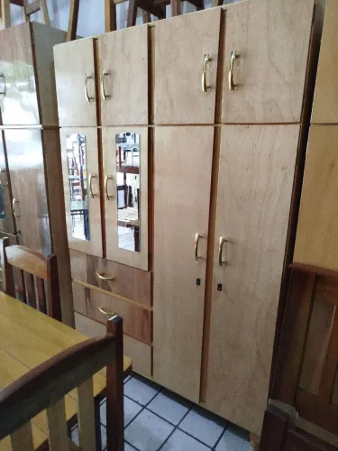 Guarda-roupa 4 portas