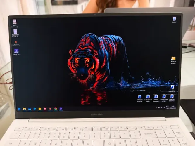 Notebook OLED Samsung Galaxy Book2 Pro 15,6" OLED - i7, 16GB, 512GB SSD