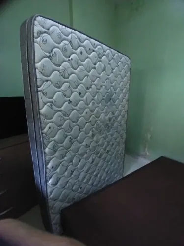 Cama de casal Box Ortobom com colchão ortopédico pró-saúde, dupla face em bom estado