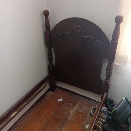 Cama de Solteiro em Madeira Maciça Sucupira - Resistente e Clássica