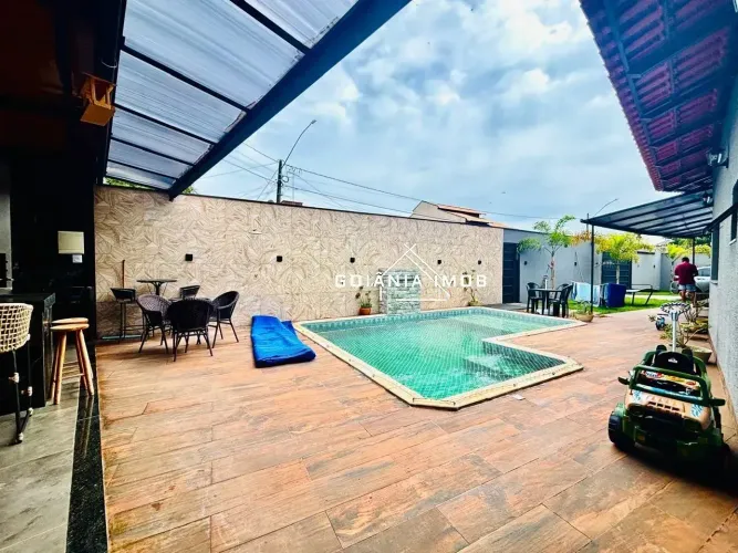 Linda casa no Goiania 2 com lazer