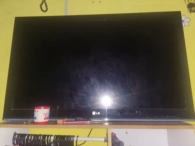 Tv não smart de 42 polegadas nova