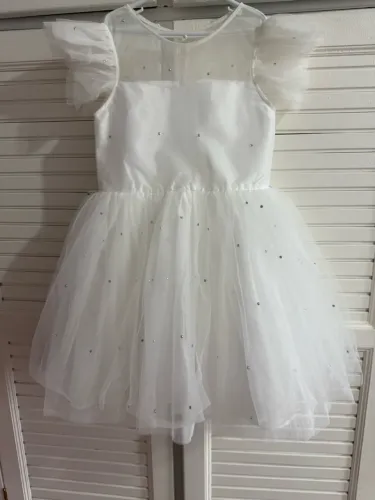 Vestido branco com pedras 