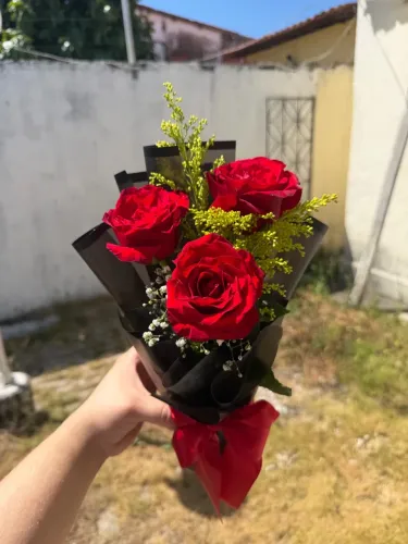 Buquê 3 rosas naturais pronta entrega