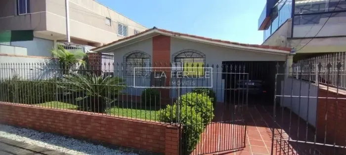 Casa com 6 Dormitórios, 145 m², à venda por R$ 882.000 - Cajuru, Curitiba (PR)