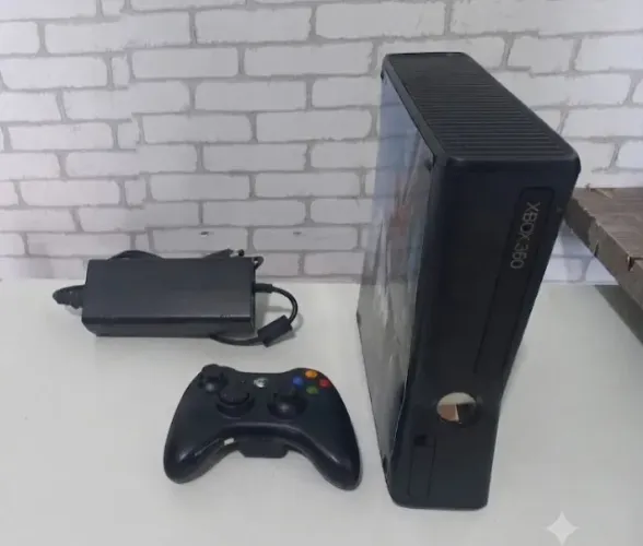 Xbox 360 + 01 Controle + Jogos