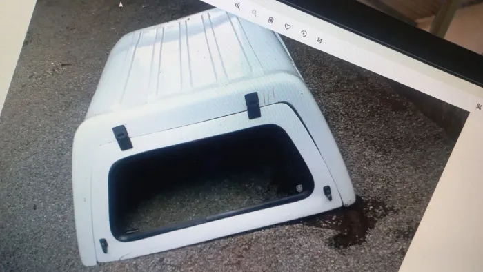 Capota para courier cor branca ótimo estado