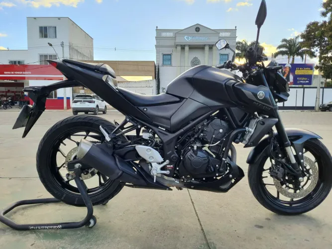 YAMAHA MT03