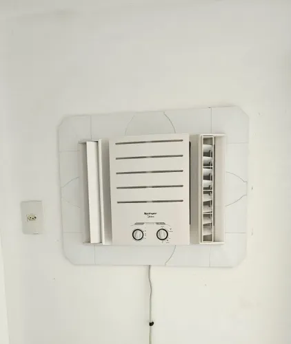 Ar Condicionado de Janela 9.000 BTUs