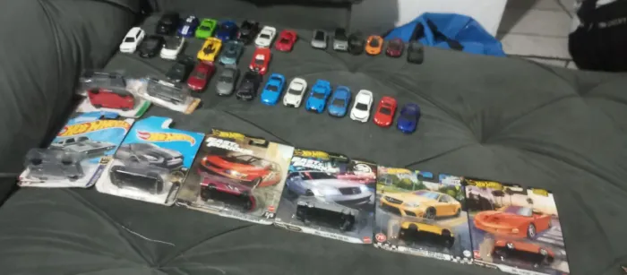 COLEÇÃO HOTWHEELS & ALGUNS MATCHBOX 39 MINIATURAS (4 PREMIUNS) Ferrari, Lancer, Lambo, GTR